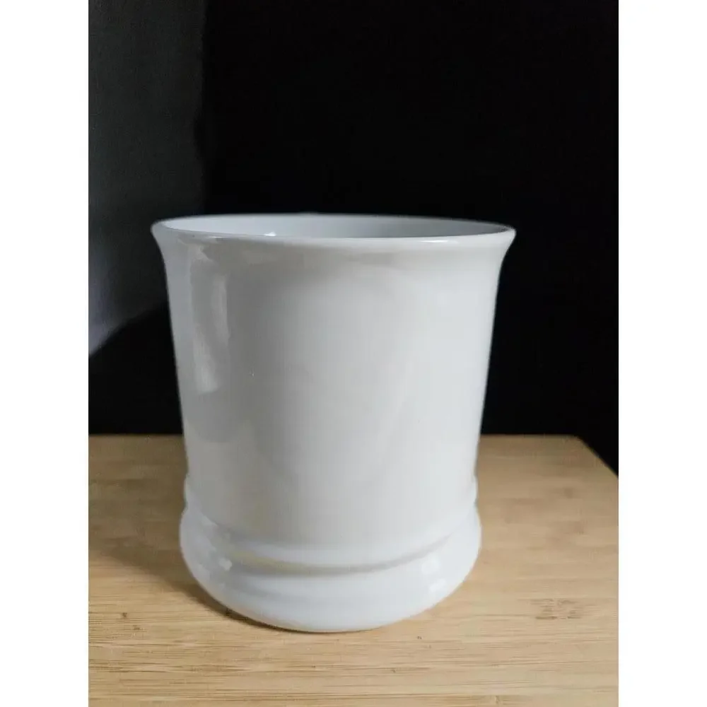 Williams-Sonoma White Monogram Mug Letter K Sculpted Handle Approx 14 oz